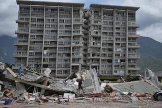 耐震補強欠き被害拡大か　ベネズエラ、軟弱地盤も