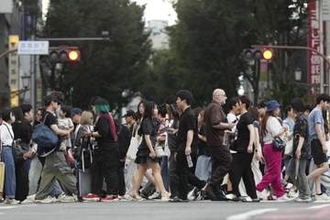 日本人、1億2千万人割れ　42年ぶり水準、91万人減