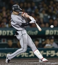 神3―4巨（14日）　松本が九回に勝ち越し打