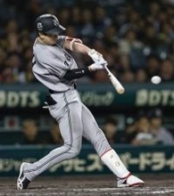 神3―4巨（14日）　松本が九回に勝ち越し打