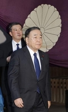 首相、靖国神社に私費で玉串料　秋季例大祭、井林国交相ら参拝