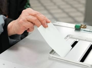 期日前投票、入場券なしでも可能　選挙人名簿照合で本人確認