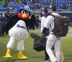 おかえり「つば九郎」　昨年2月以来の活動再開