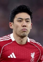 復帰の遠藤がベンチ入り　サッカーのプレミアリーグ