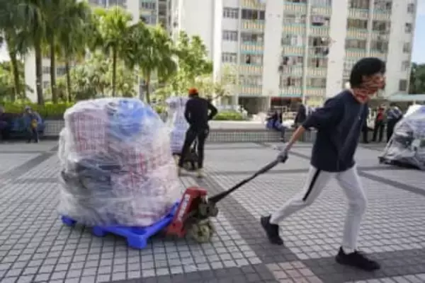 香港警察、火災の支援活動を阻止　政府批判の動き警戒か