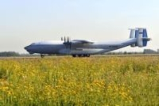 ロシア軍輸送機墜落、7人死亡　突然分解、最後のアントノフ22