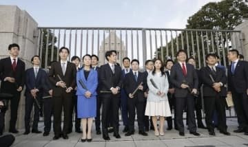 「巨大与党しっかり監視」　新人議員が衆院初登院