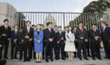 「巨大与党しっかり監視」　新人議員が衆院初登院