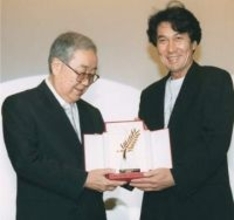 ＜あのころ＞今村監督、2度目の最高賞　29年前の5月18日