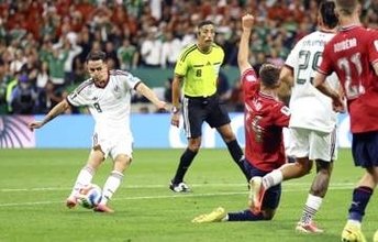 チェコ0―3メキシコ　メキシコ、後半に3得点