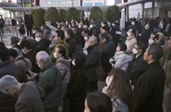 与野党、真冬衆院選へ舌戦　解散翌日、街頭で支持訴え