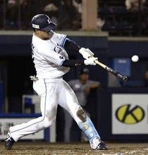 西3―2ロ（19日）　長谷川が勝ち越し2ラン