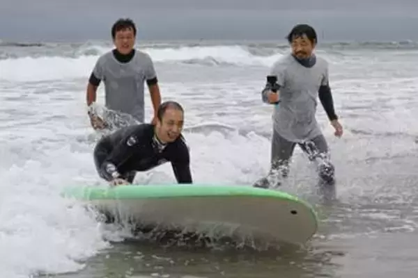 障害者もサーフィン楽しんで　いわき市の海岸で体験会