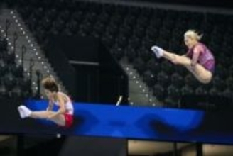 松本、森組が予選首位　世界トランポリン第1日