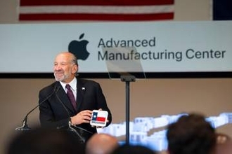 アップル、先端技術の研修施設　中小企業に指導、製造業米回帰へ