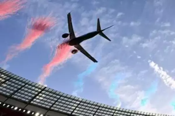 南ア旅客機低空飛行で物議　ラグビー国際試合前