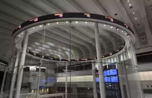 東証、午前終値は5万0144円　半導体銘柄に利益確定売りで反落