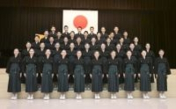 宝塚音楽学校、40人卒業　歌劇団初舞台へ決意