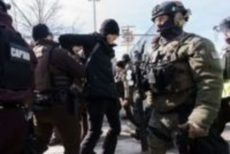 米移民、財政にプラス影響結果　30年間で2300兆円改善