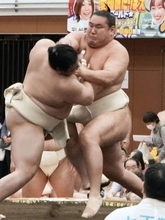 春巡業、熱海富士に大きな声援　豊昇龍と稽古、新関脇確実
