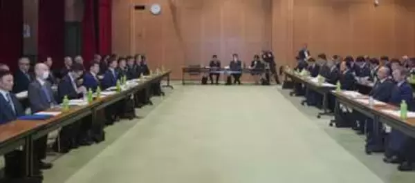 静岡の米軍訓練、受け入れ　地元首長ら、砲弾国道越え