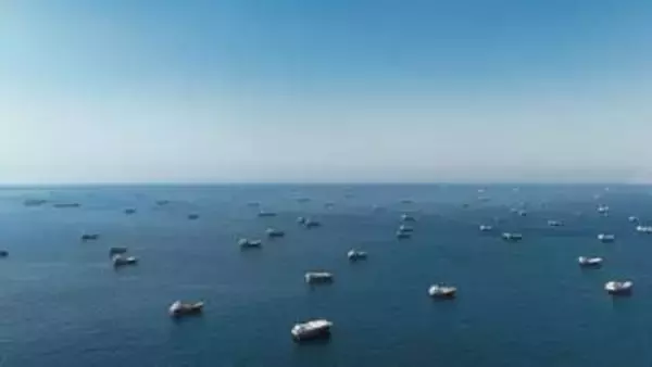 米、イラン軍事施設を攻撃　海峡近くの島「自衛目的」