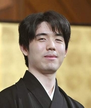藤井聡太、竜王戦6連覇へ白星　将棋、服部七段破る