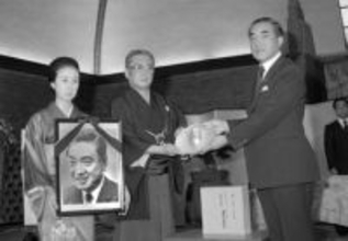 ＜あのころ＞長谷川一夫さん国民栄誉賞　42年前の4月19日