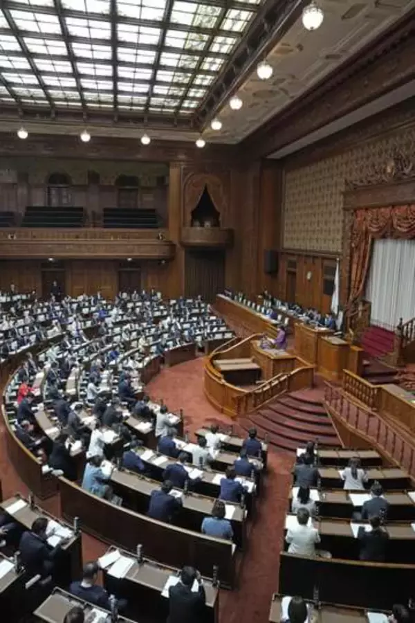 首相「医療の基盤堅持」　改革法案参院審議入り