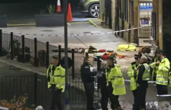 英列車内で乗客刺され9人重体　南東部、容疑者2人逮捕