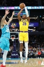 レーカーズ八村、敵地で21得点　NBA、3リバウンドで勝利