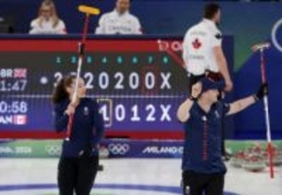 英国、7連勝で4強入り　カーリング・7日