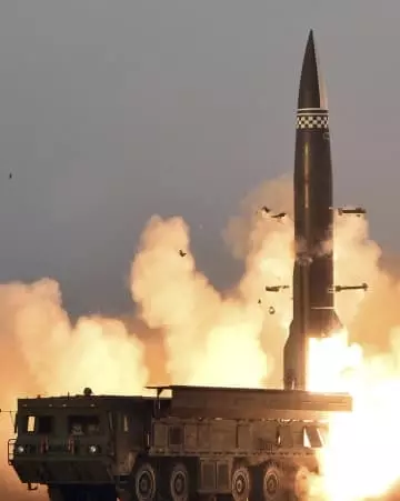 北朝鮮ミサイル 日韓の想定上回る飛距離