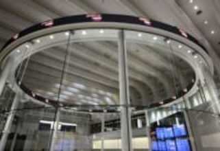 東証、午前終値84円高　TOPIXは最高値更新