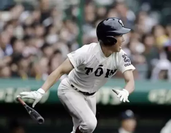 智弁学園3―7大阪桐蔭　大阪桐蔭、七回に4点奪い決める