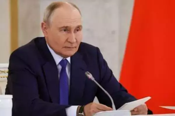 「ウクライナ優位得ず」　ロシア大統領、侵攻4年半