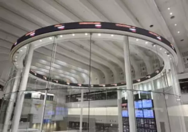 東証、一時800円高　円安好感、金利上昇