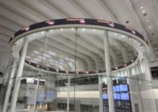 東証、一時800円高　円安好感、金利上昇