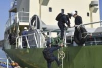 三重の船衝突で運輸安全委が調査　2人死亡、乗組員に聞き取り