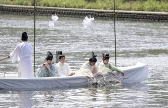 大阪に夏告げる天神祭開幕　鉾流神事で平安祈願