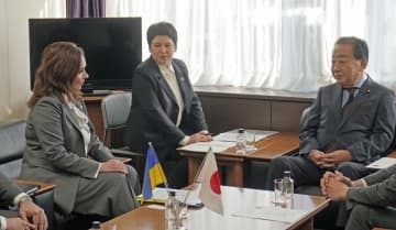 立民代表、支援継続を強調　ウクライナ議員と面会