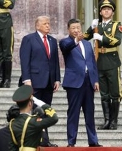 習氏、笑顔で友好ムード　トランプ氏満足げ