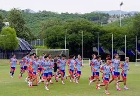 W杯代表、久保らミニゲーム調整　事前合宿地、鎌田も参加し汗流す