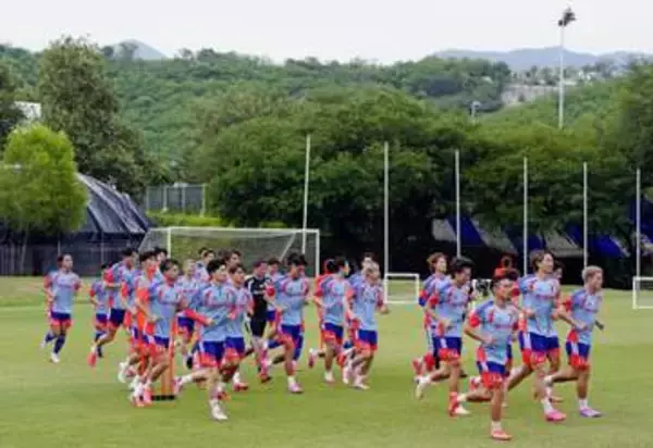 W杯代表、久保らミニゲーム調整　事前合宿地、鎌田も参加し汗流す