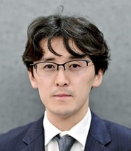 藤井敗れ、伊藤が白星発進　将棋の王位戦第1局