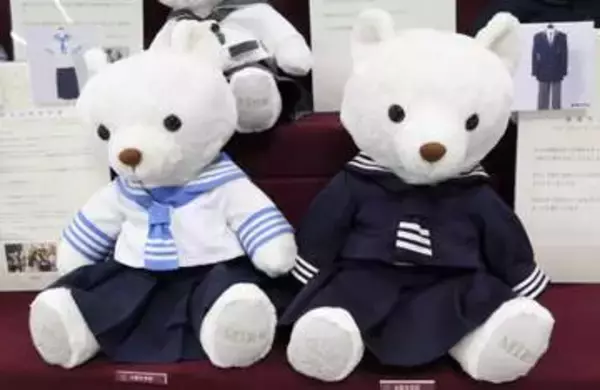 福島の被災地、学校の思い出「ぬい服」に　元生徒ら提供の制服リメーク、巡回展示