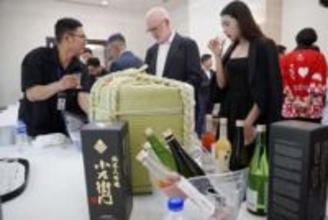 カンボジアで岐阜県産日本酒PR　蔵元、輸出拡大狙い政府高官に