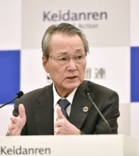 消費減税「徹底議論を」　経団連会長