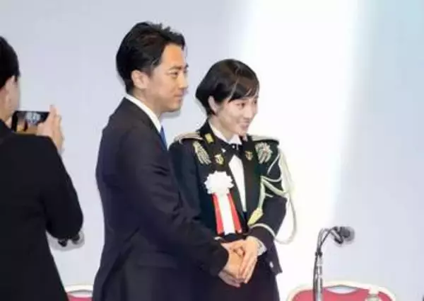 国歌の歌唱「別の判断あり得た」　小泉防衛相、自身に報告あれば