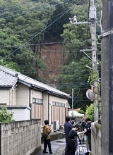 栃木・群馬で豪雨被害相次ぐ　山崩れ住宅倒壊、夫婦不明